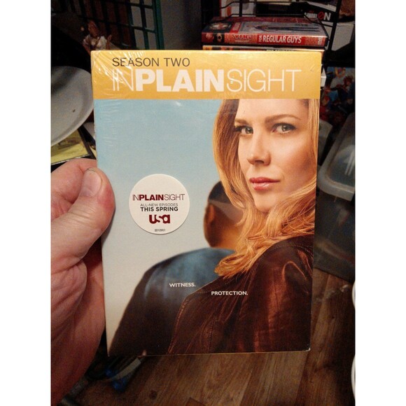 In Plain Sight: Season 2 Mary McCormack, Frederick Weller, Paul Ben-Victor New - Picture 1 of 2